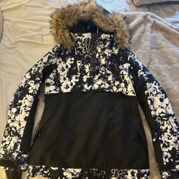 Roxy Women's Hawaiian Shelter Snowboard Jacket Size XS - Picture 2 of 13